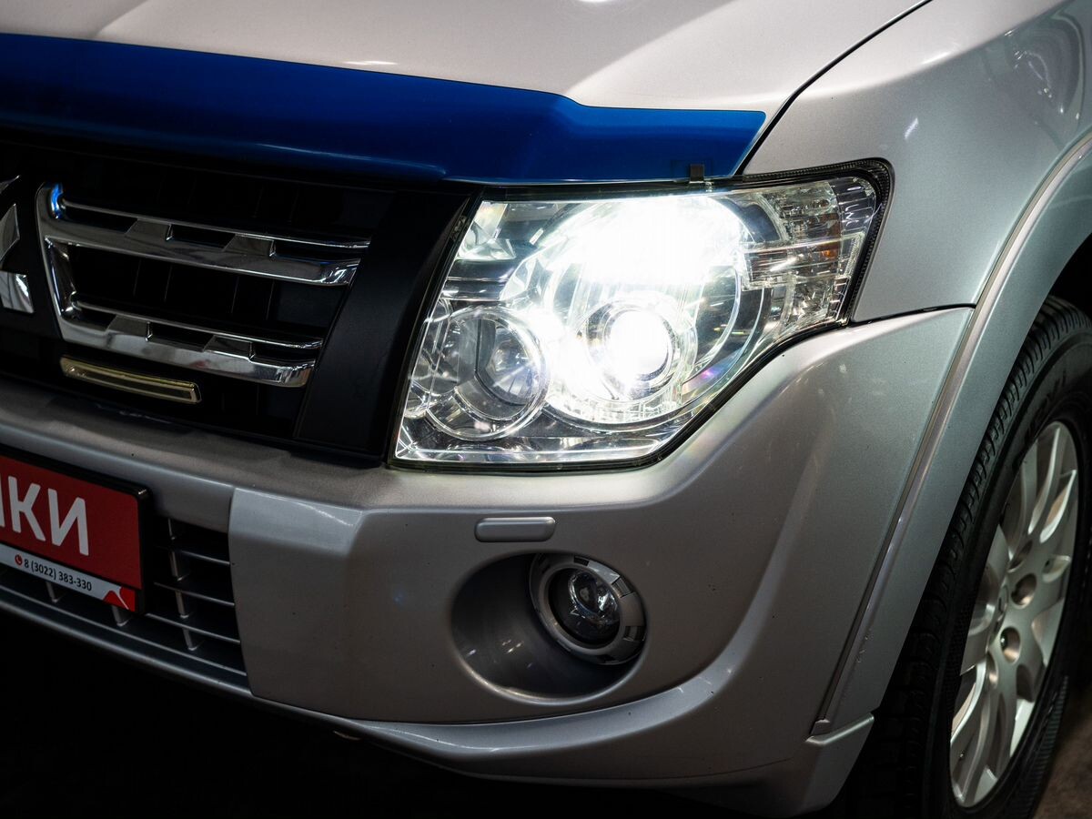 Mitsubishi Pajero 2011 - фото автомобиля