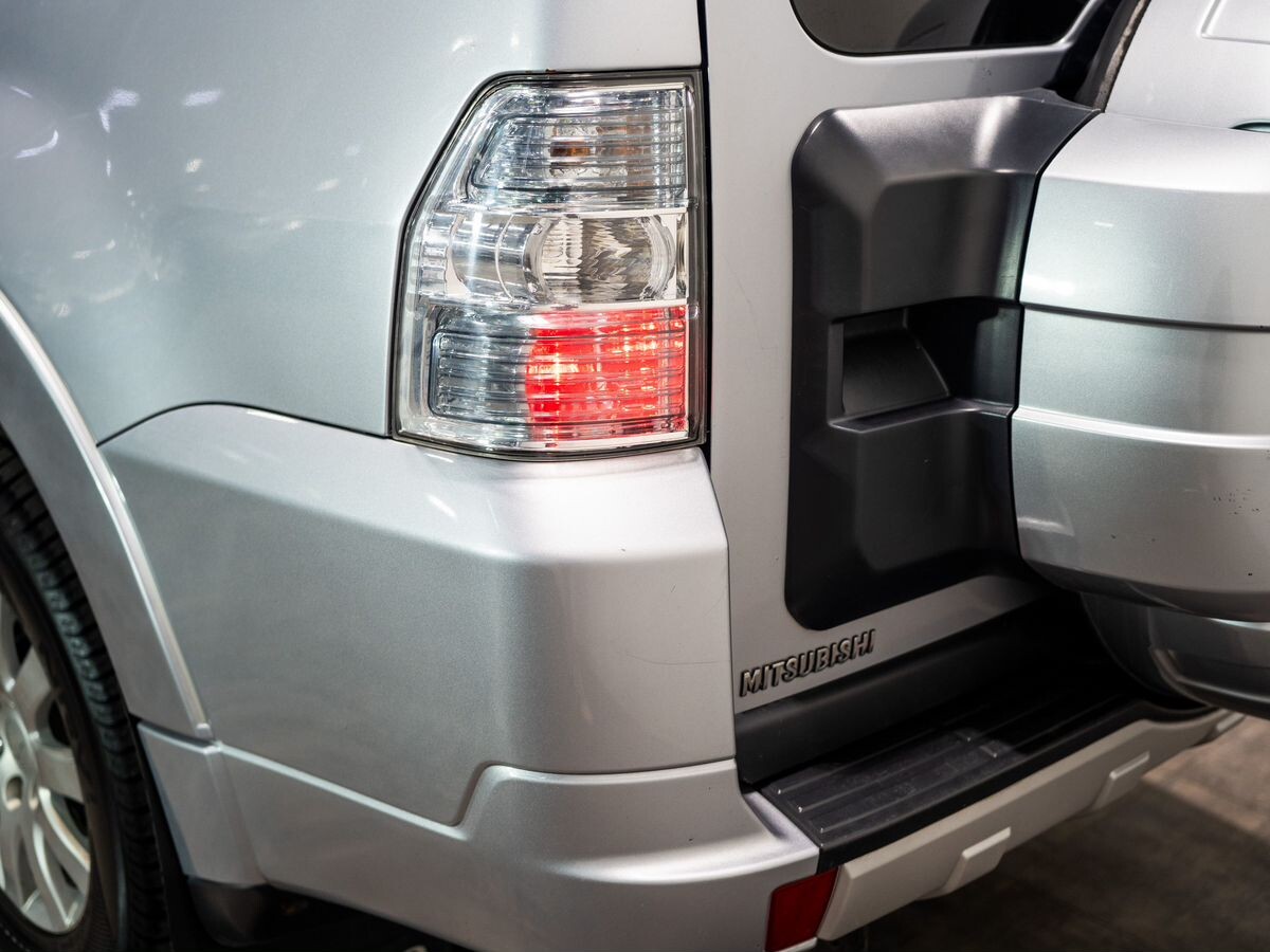 Mitsubishi Pajero 2011 - фото автомобиля