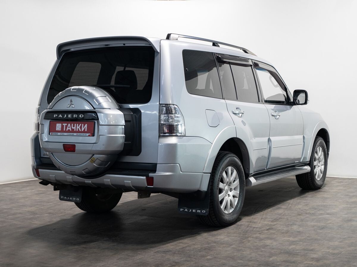 Mitsubishi Pajero 2011 - фото автомобиля