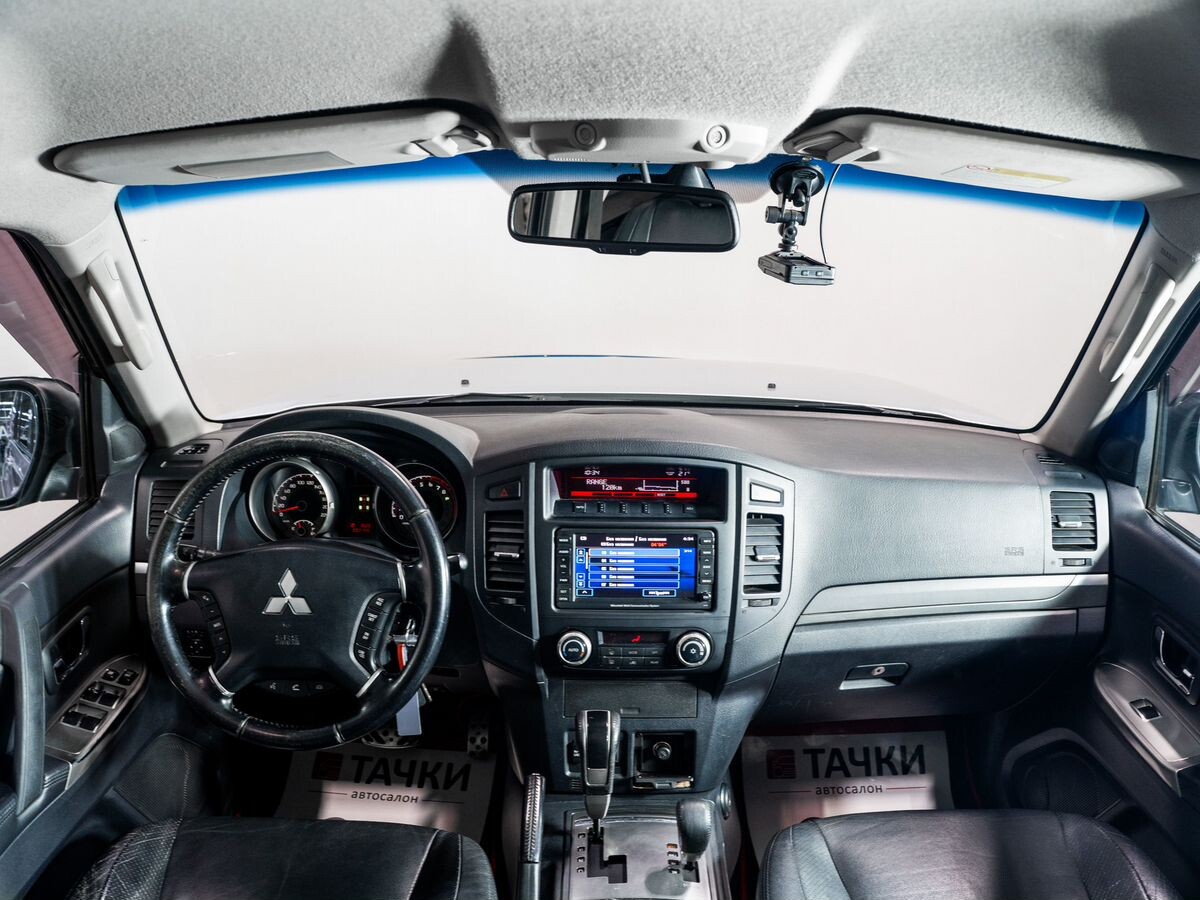 Mitsubishi Pajero 2011 - фото автомобиля