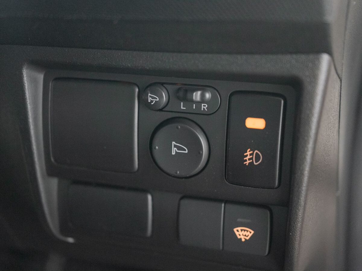 Honda Freed Spike 2011 - фото автомобиля