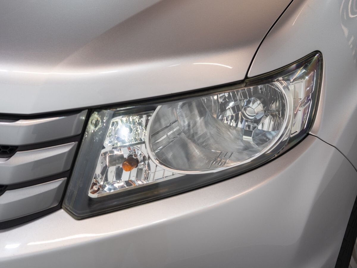 Honda Freed Spike 2011 - фото автомобиля