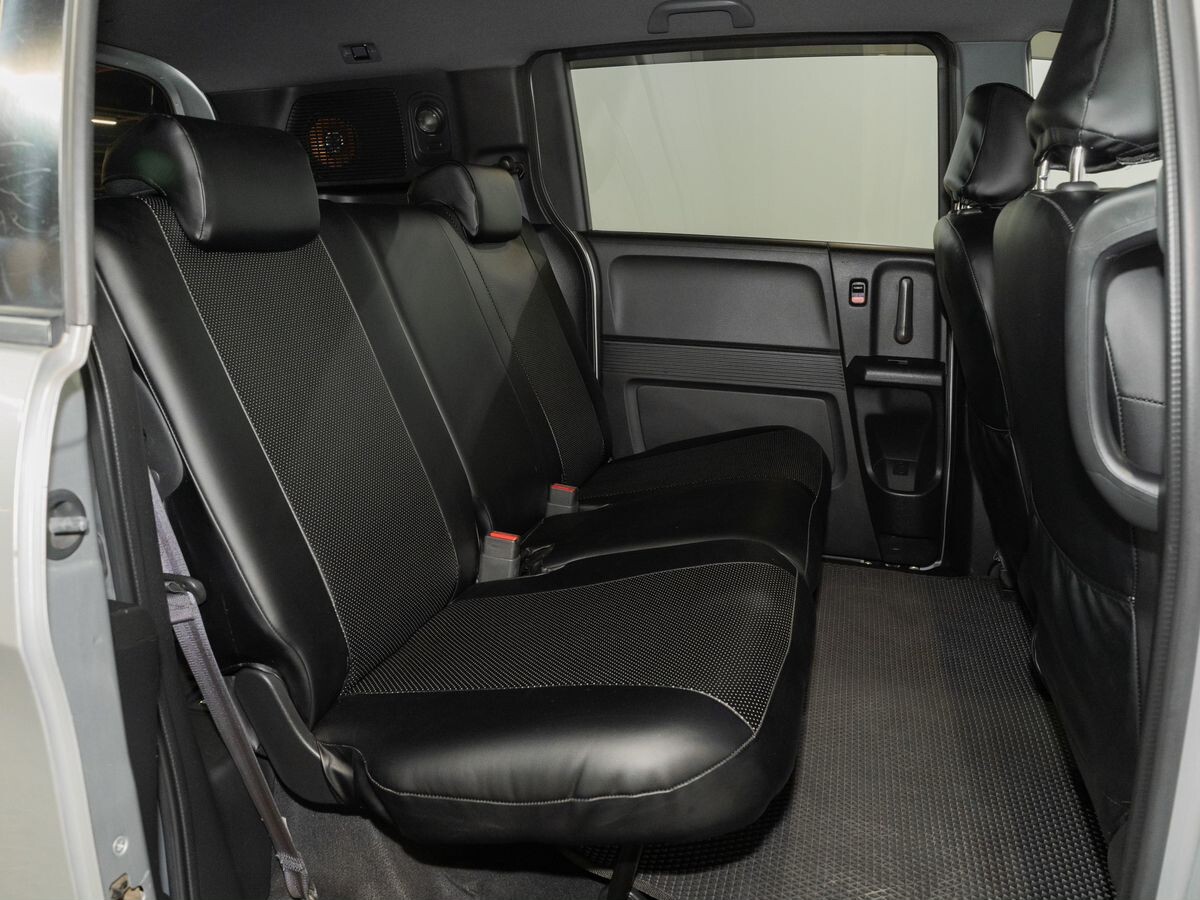Honda Freed Spike 2011 - фото автомобиля