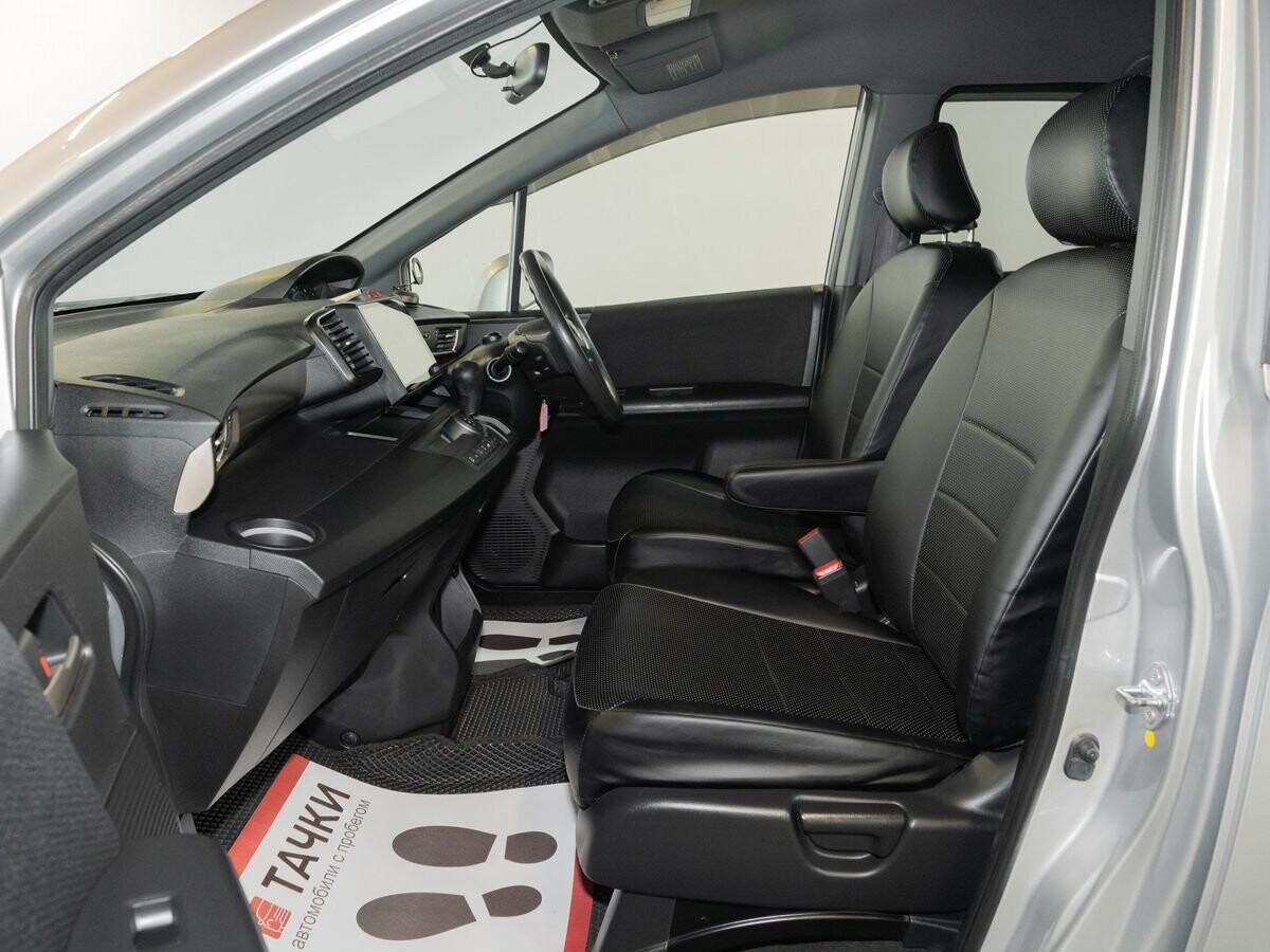 Honda Freed Spike 2011 - фото автомобиля