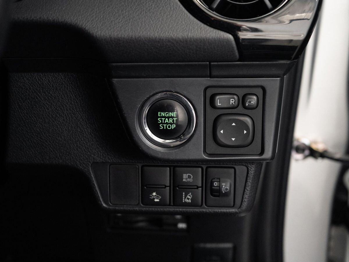 Toyota Corolla Axio 2015 - фото автомобиля