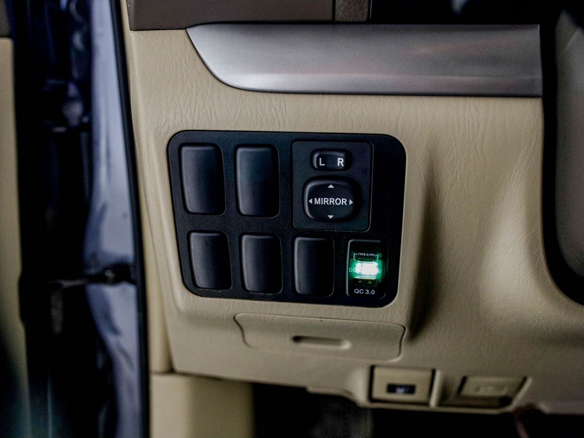 Toyota Land Cruiser Prado 2009 - фото автомобиля