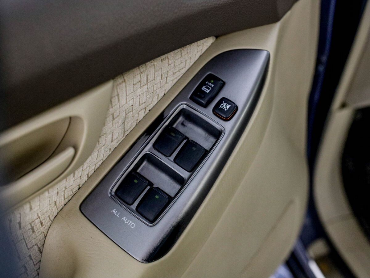 Toyota Land Cruiser Prado 2009 - фото автомобиля