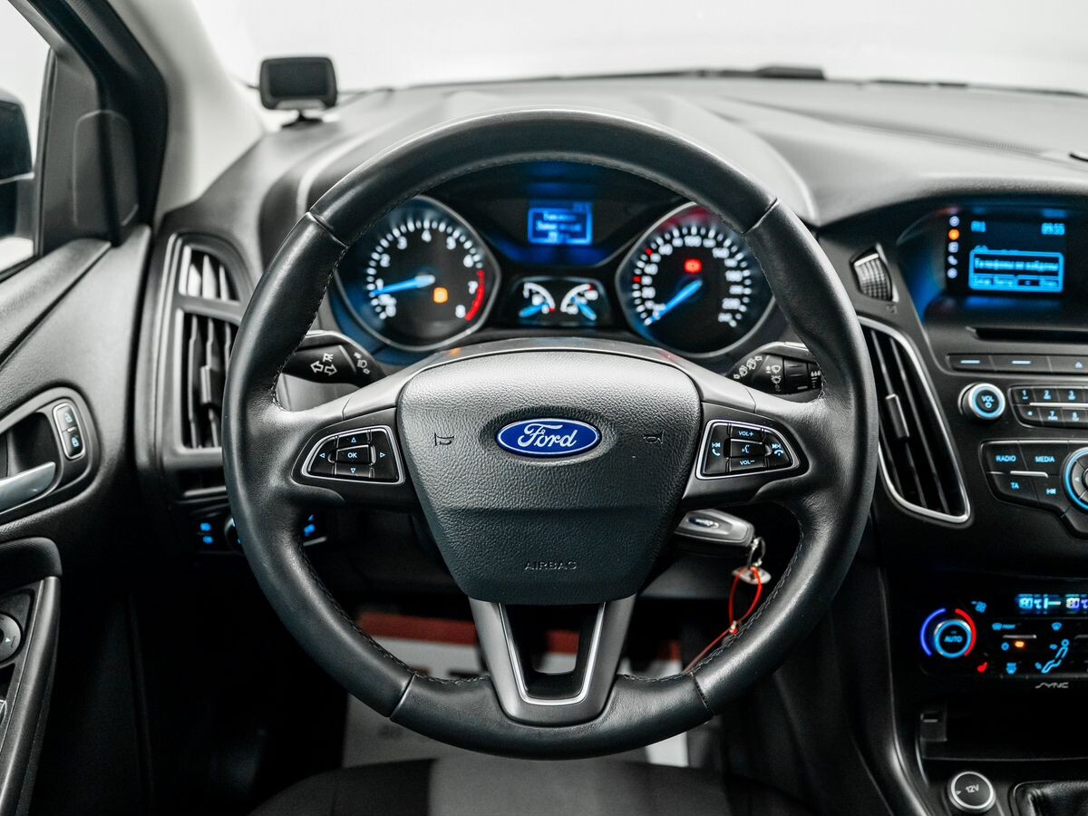 Ford Focus 2019 - фото автомобиля