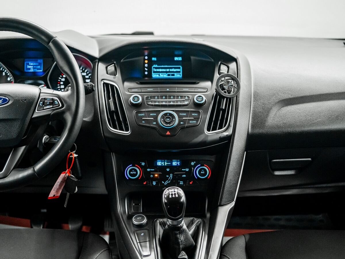 Ford Focus 2019 - фото автомобиля