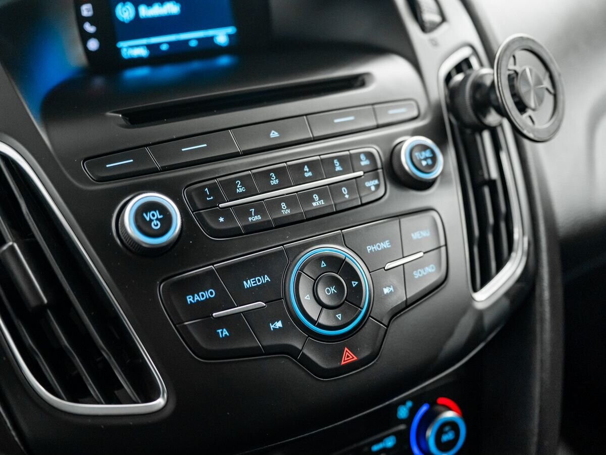 Ford Focus 2019 - фото автомобиля
