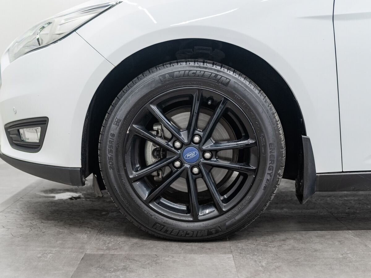 Ford Focus 2019 - фото автомобиля