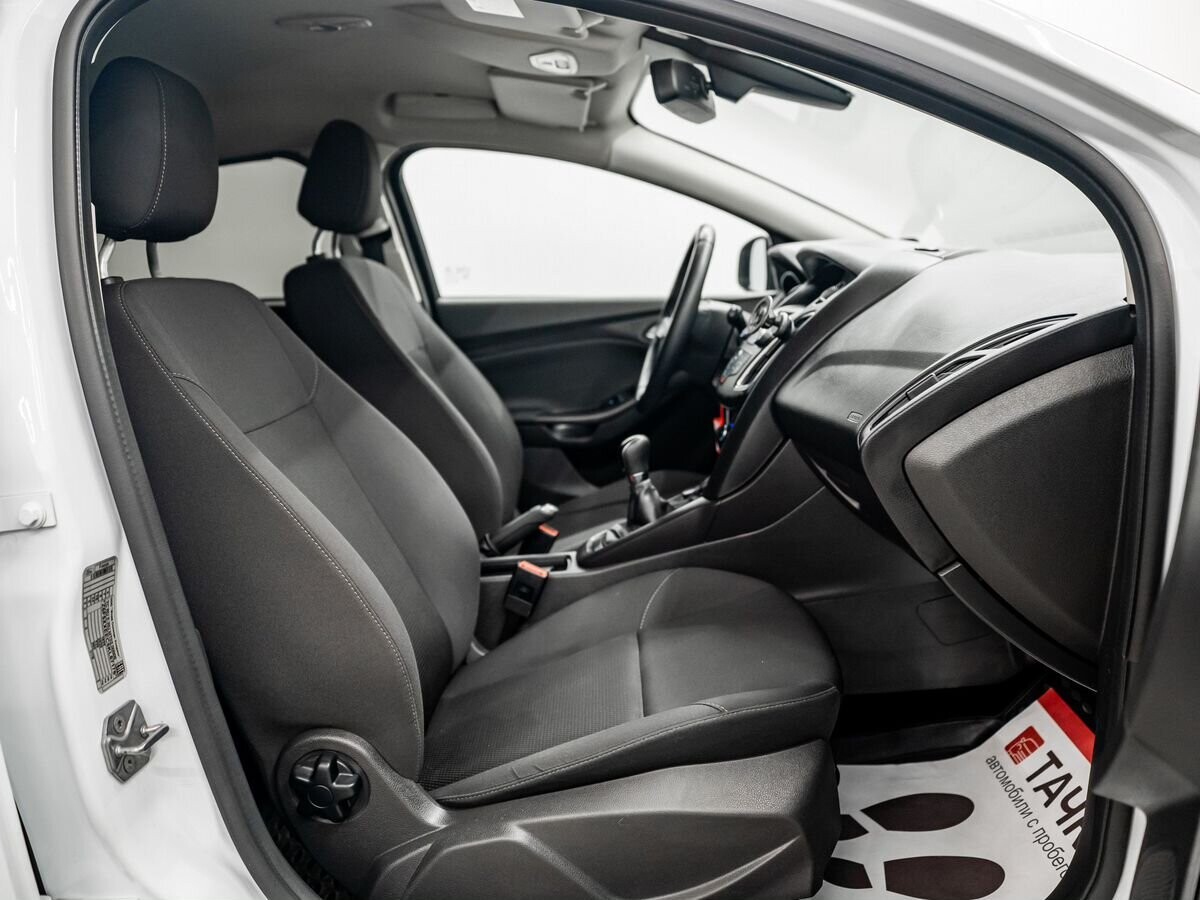 Ford Focus 2019 - фото автомобиля