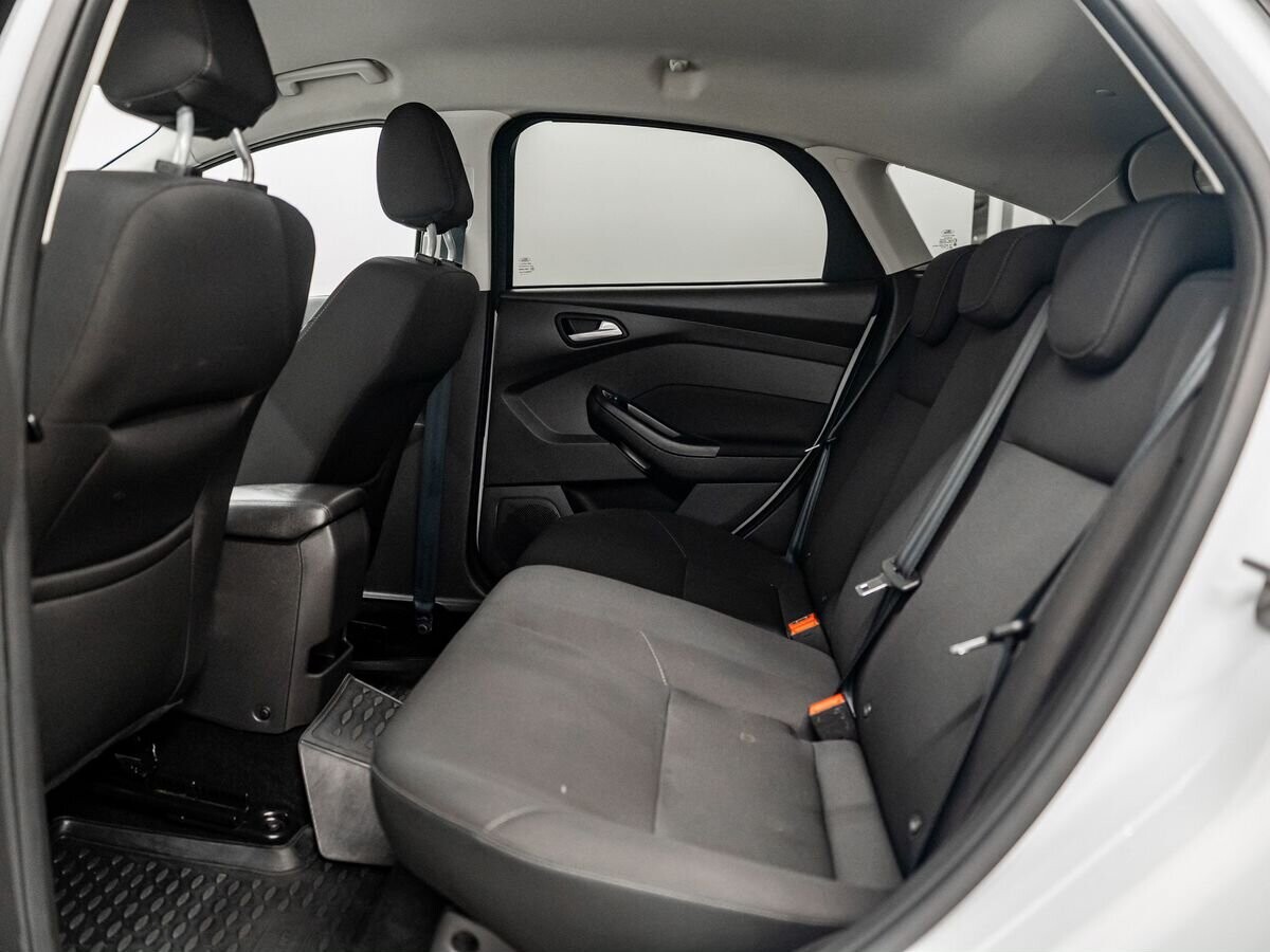 Ford Focus 2019 - фото автомобиля