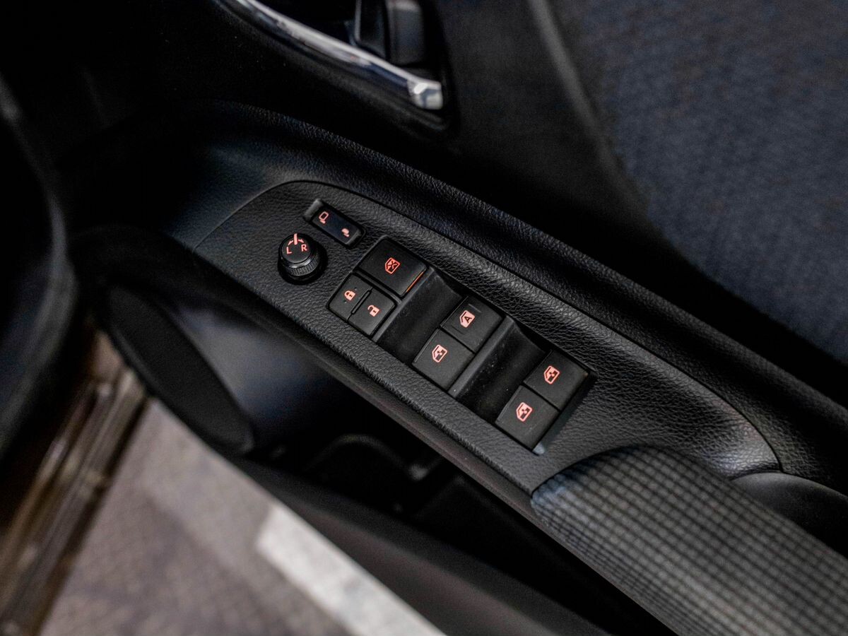 Toyota Sienta 2017 - фото автомобиля