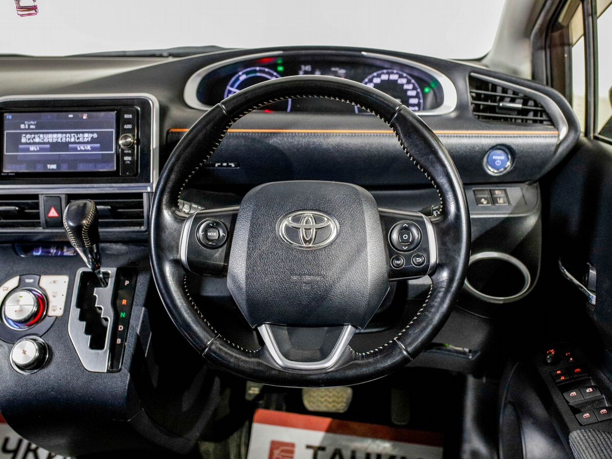 Toyota Sienta 2017 - фото автомобиля