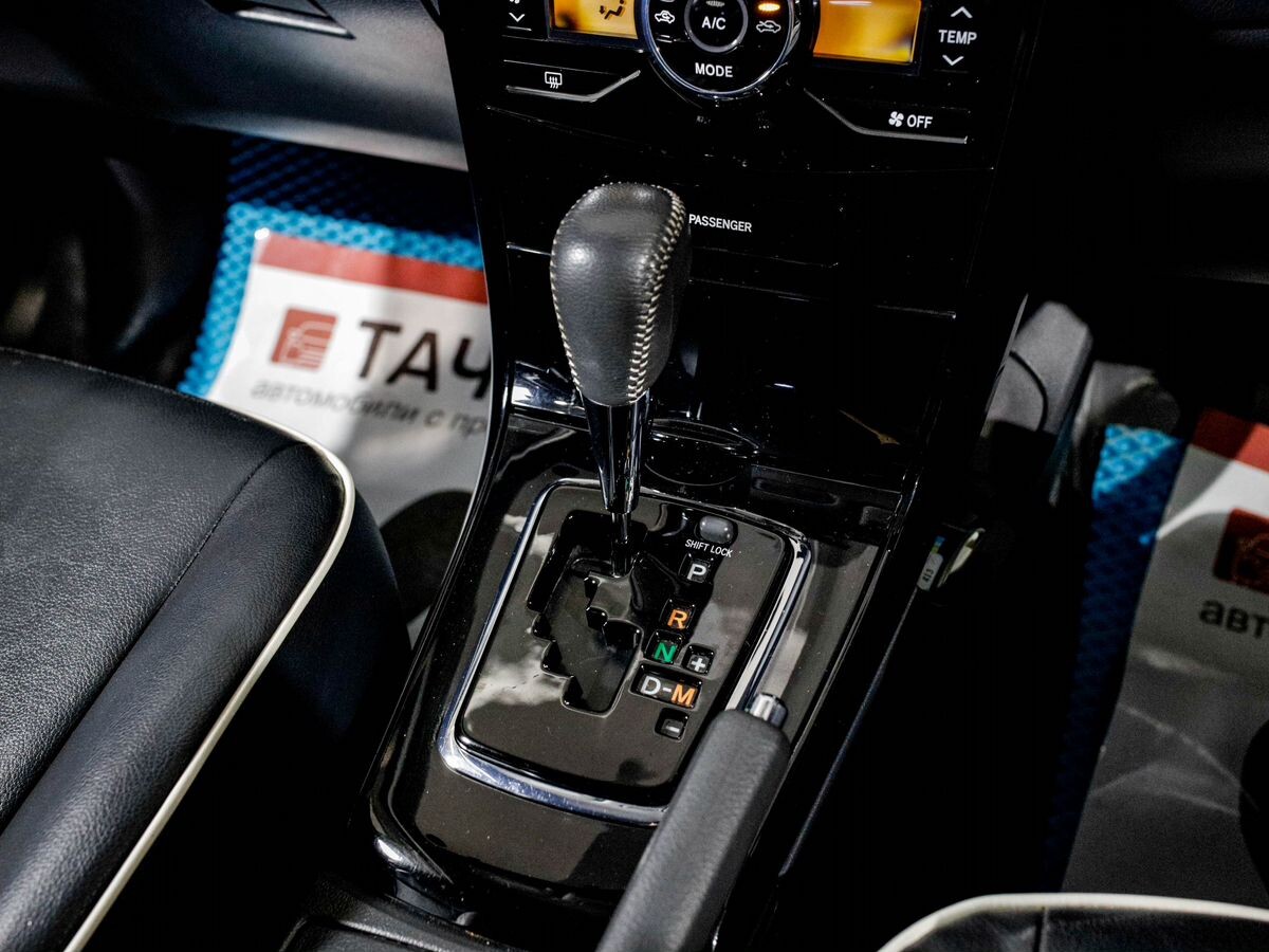 Toyota Corolla Fielder 2010 - фото автомобиля