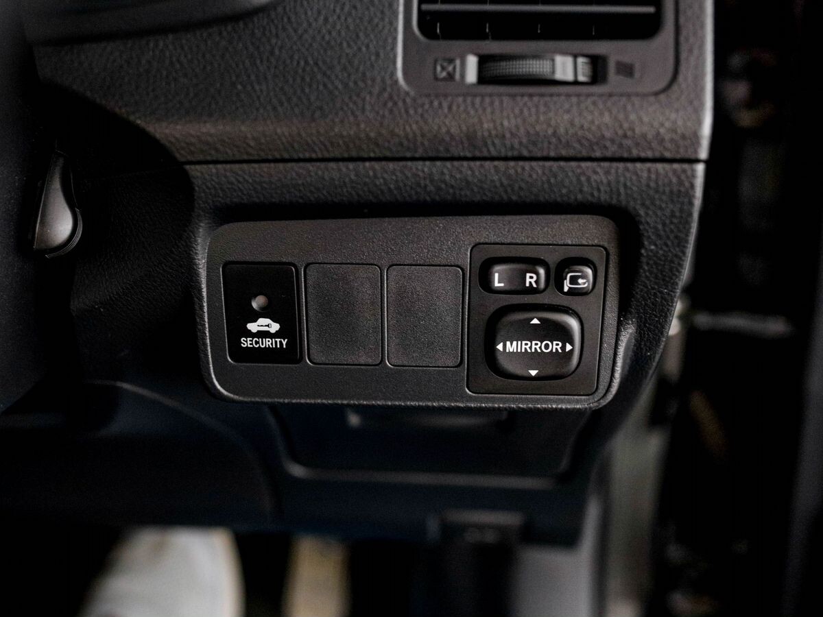 Toyota Corolla Fielder 2010 - фото автомобиля