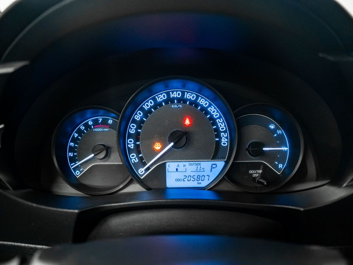 Toyota Corolla 2013 - фото автомобиля