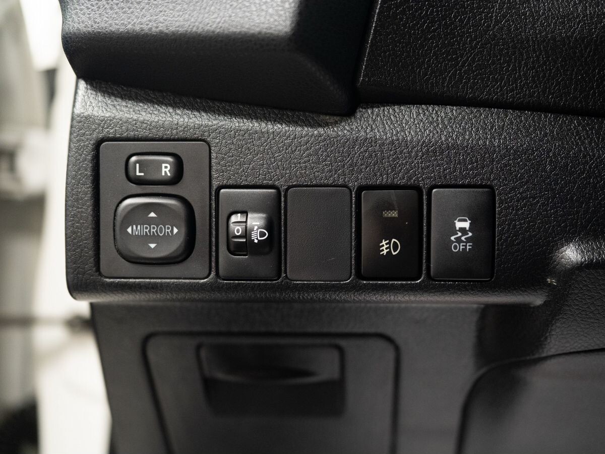 Toyota Corolla 2013 - фото автомобиля