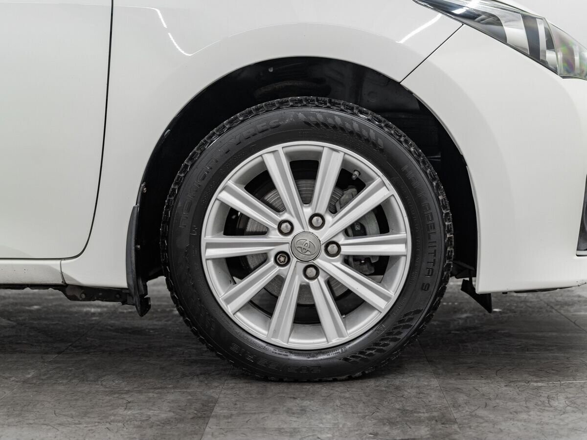 Toyota Corolla 2013 - фото автомобиля