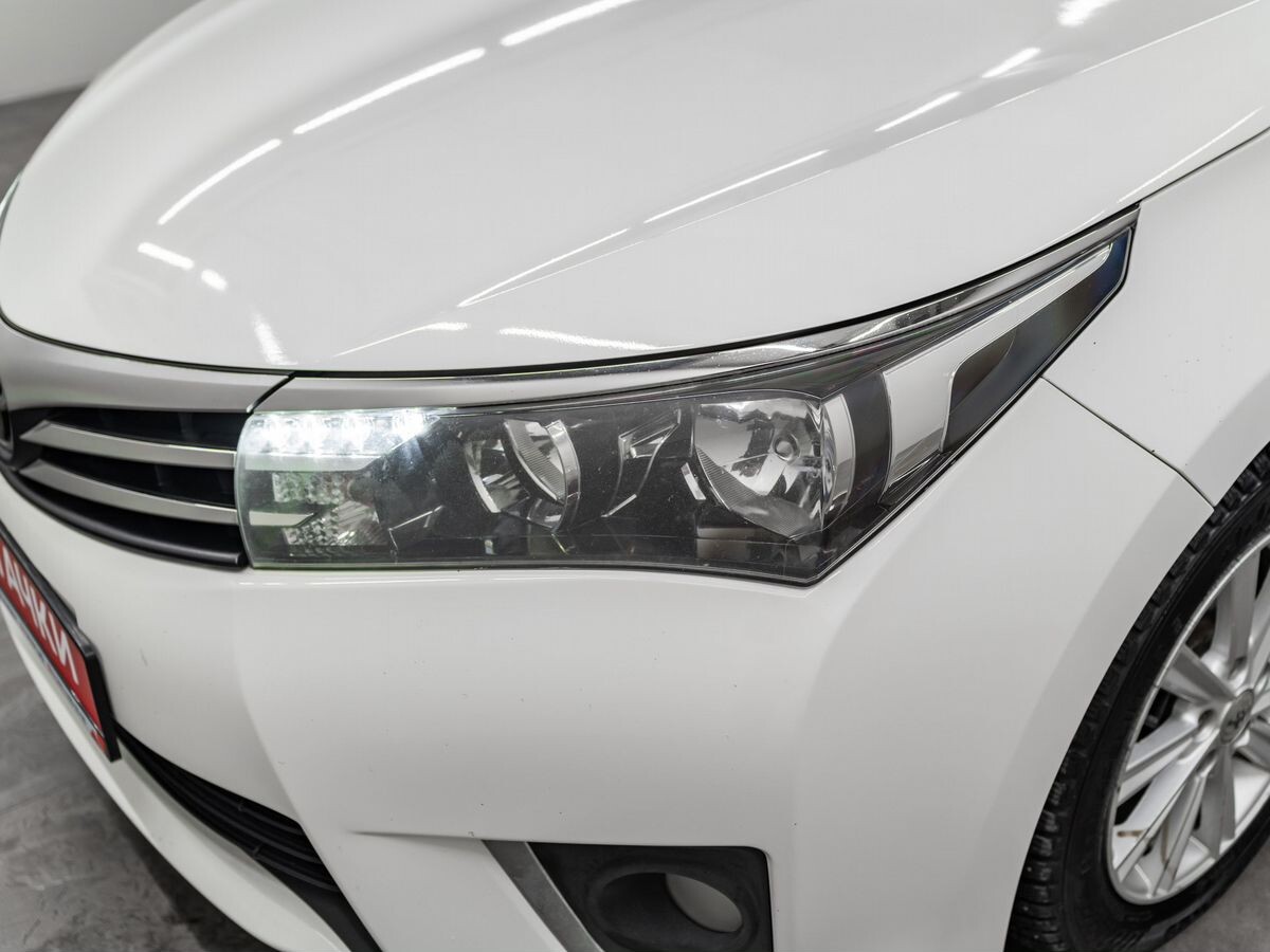 Toyota Corolla 2013 - фото автомобиля