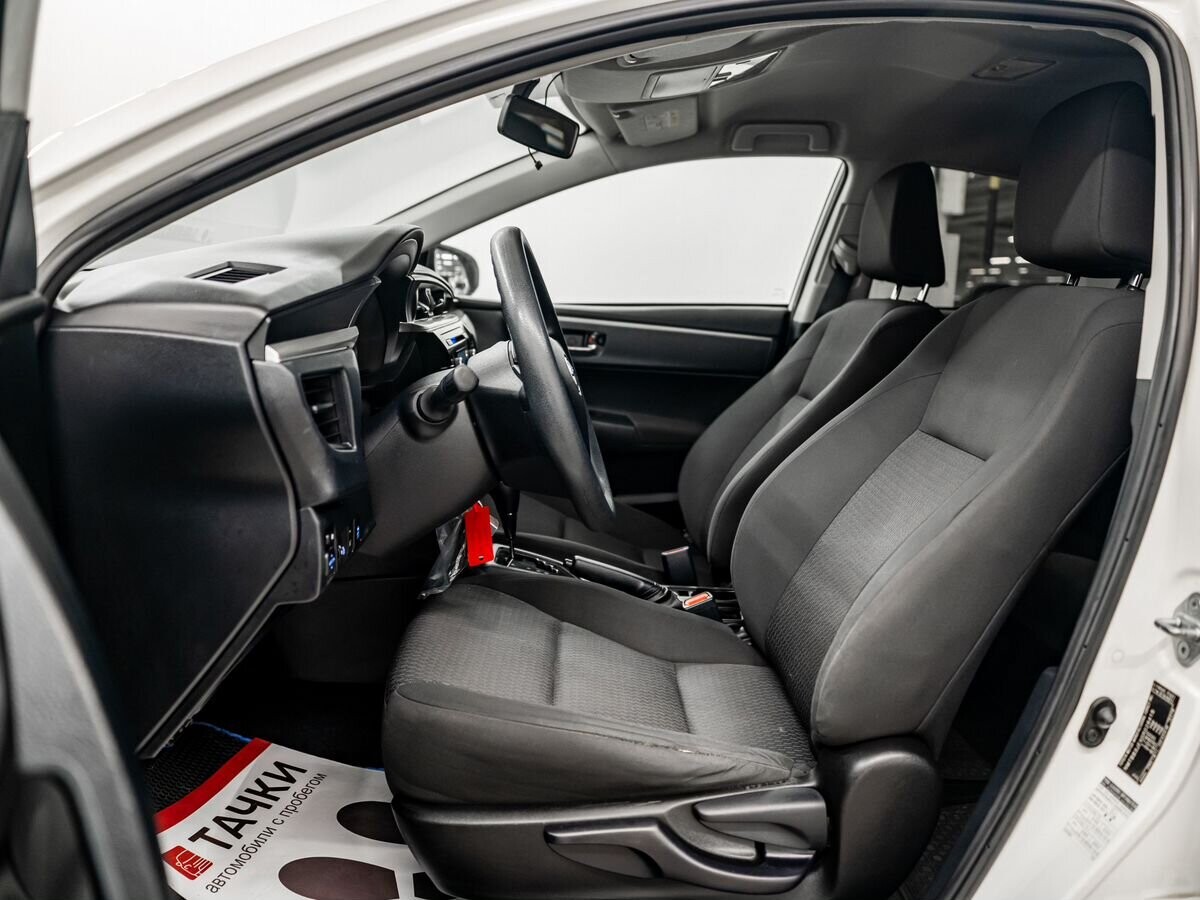 Toyota Corolla 2013 - фото автомобиля