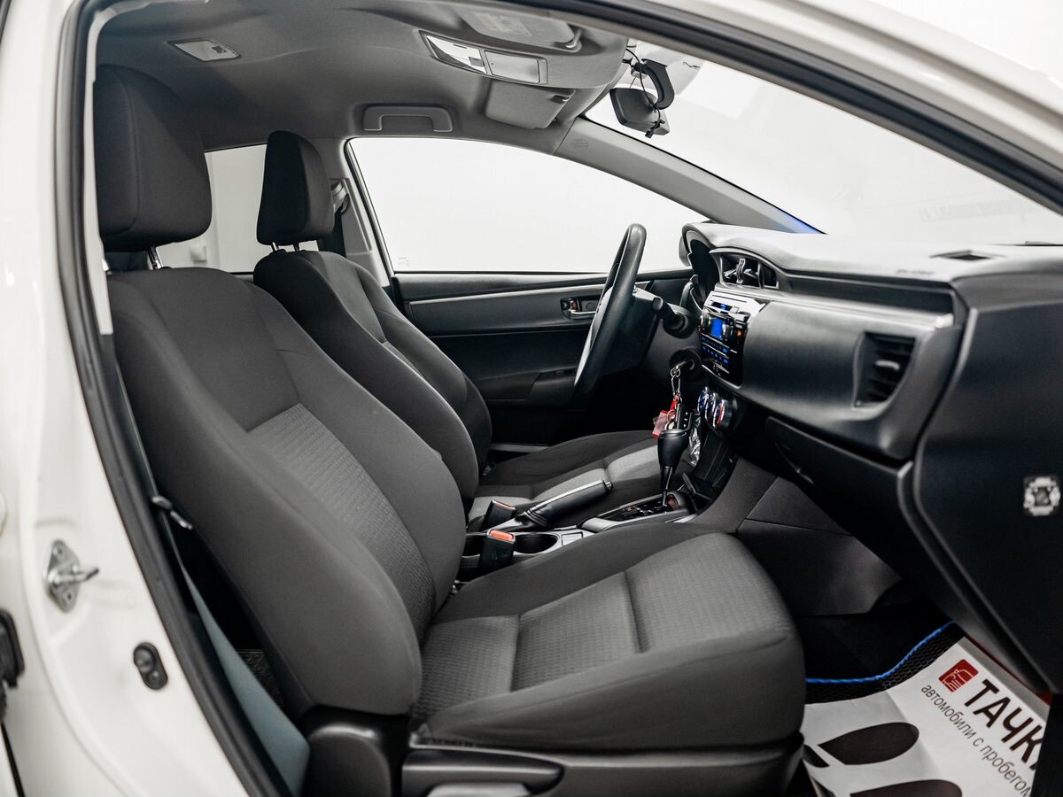 Toyota Corolla 2013 - фото автомобиля