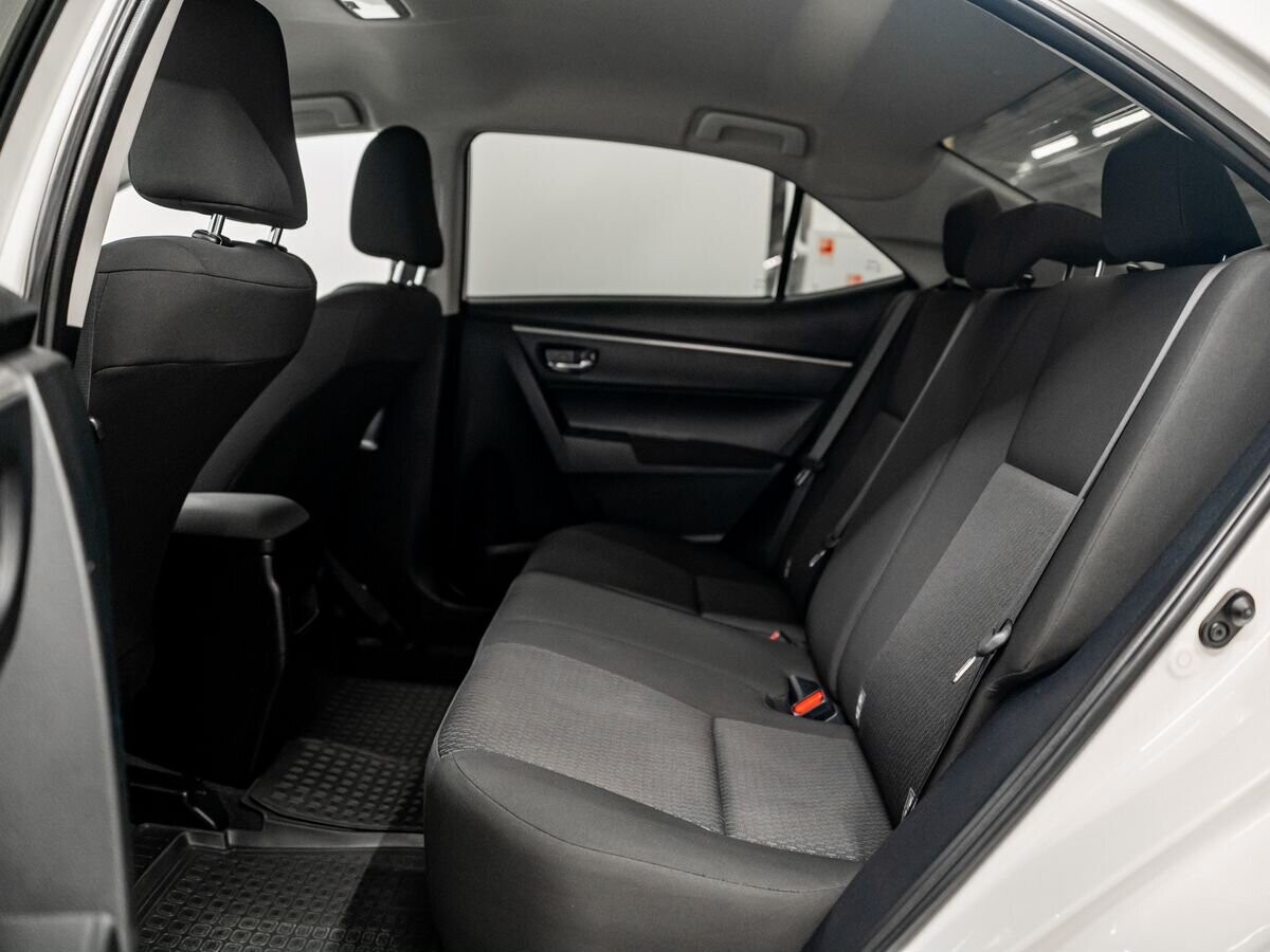 Toyota Corolla 2013 - фото автомобиля