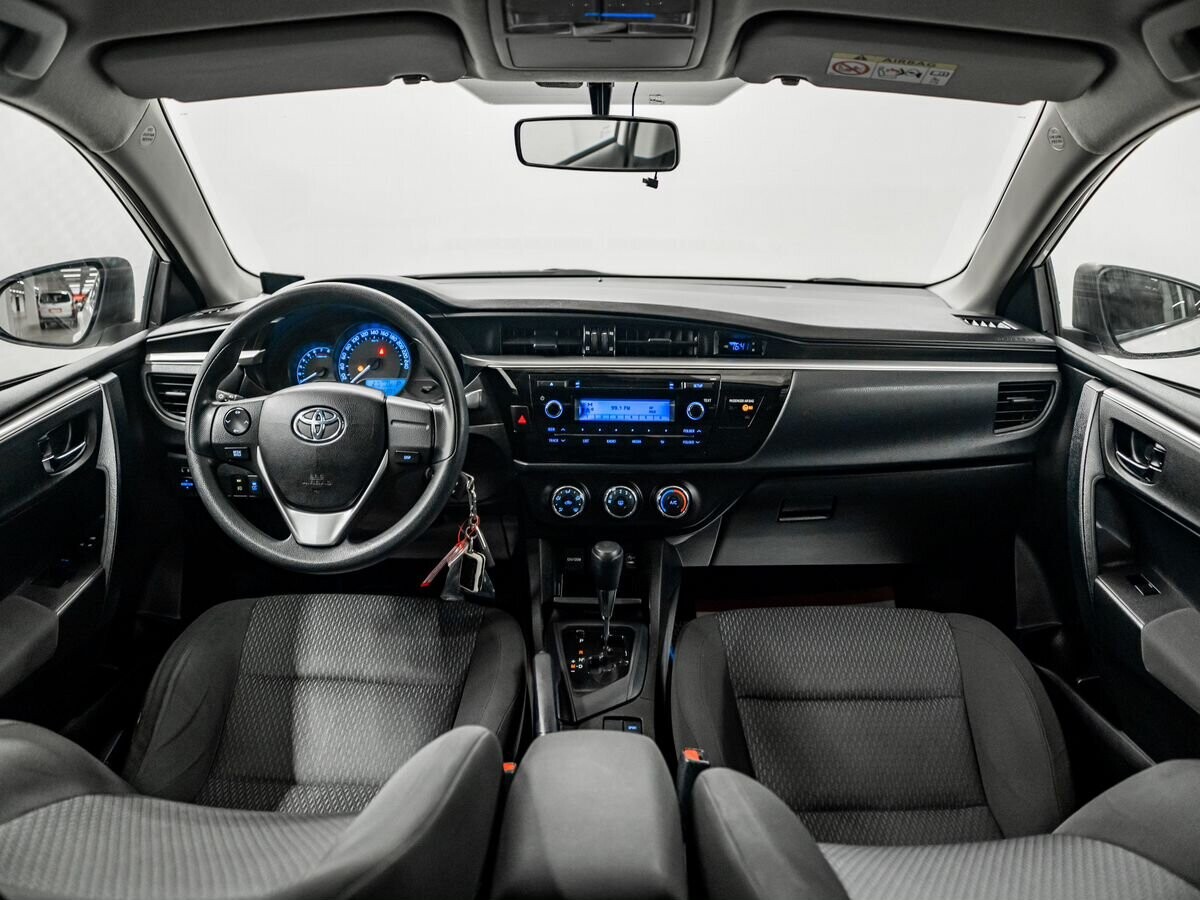 Toyota Corolla 2013 - фото автомобиля