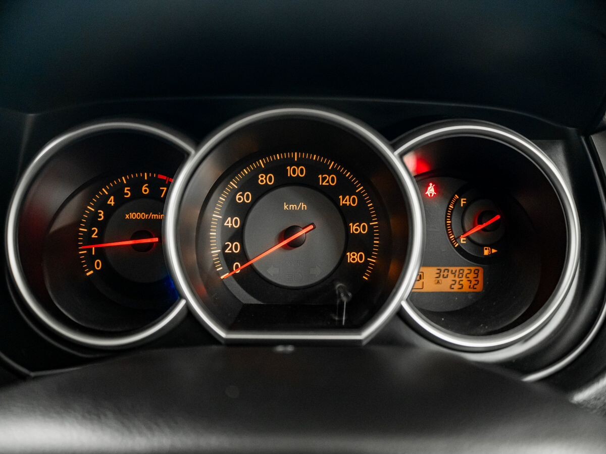 Nissan Tiida Latio 2006 - фото автомобиля