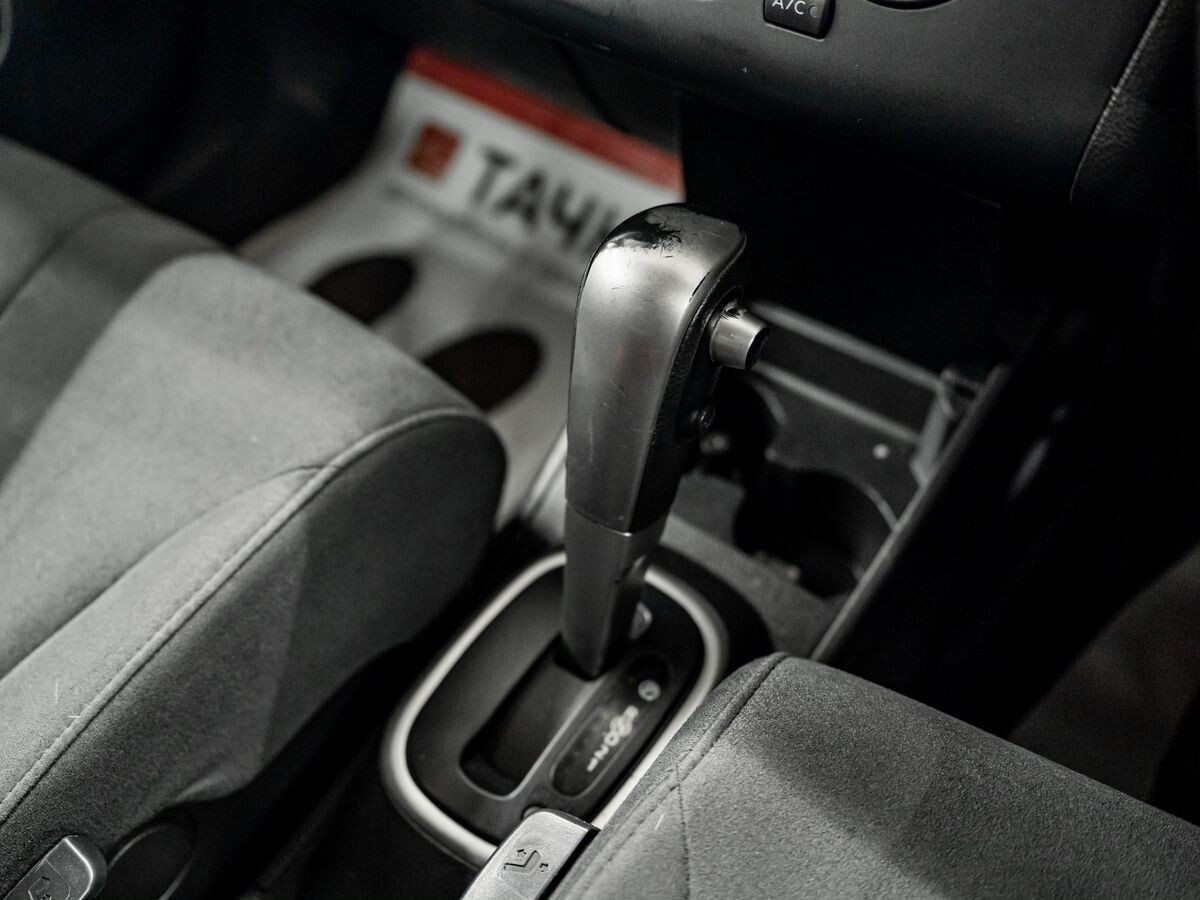 Nissan Tiida Latio 2006 - фото автомобиля