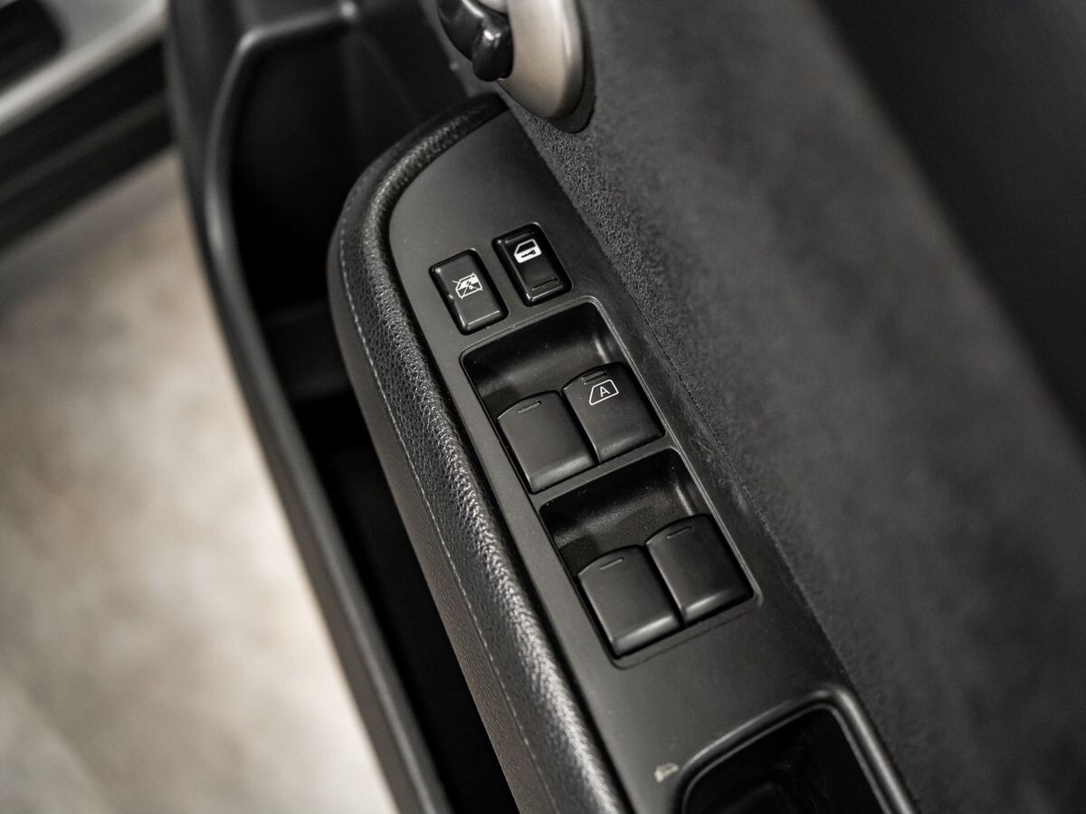 Nissan Tiida Latio 2006 - фото автомобиля