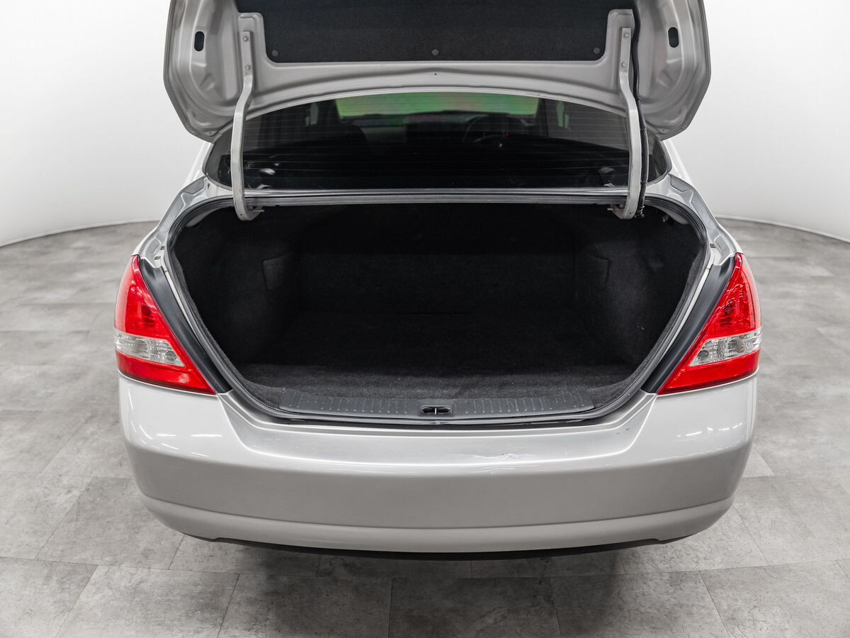 Nissan Tiida Latio 2006 - фото автомобиля