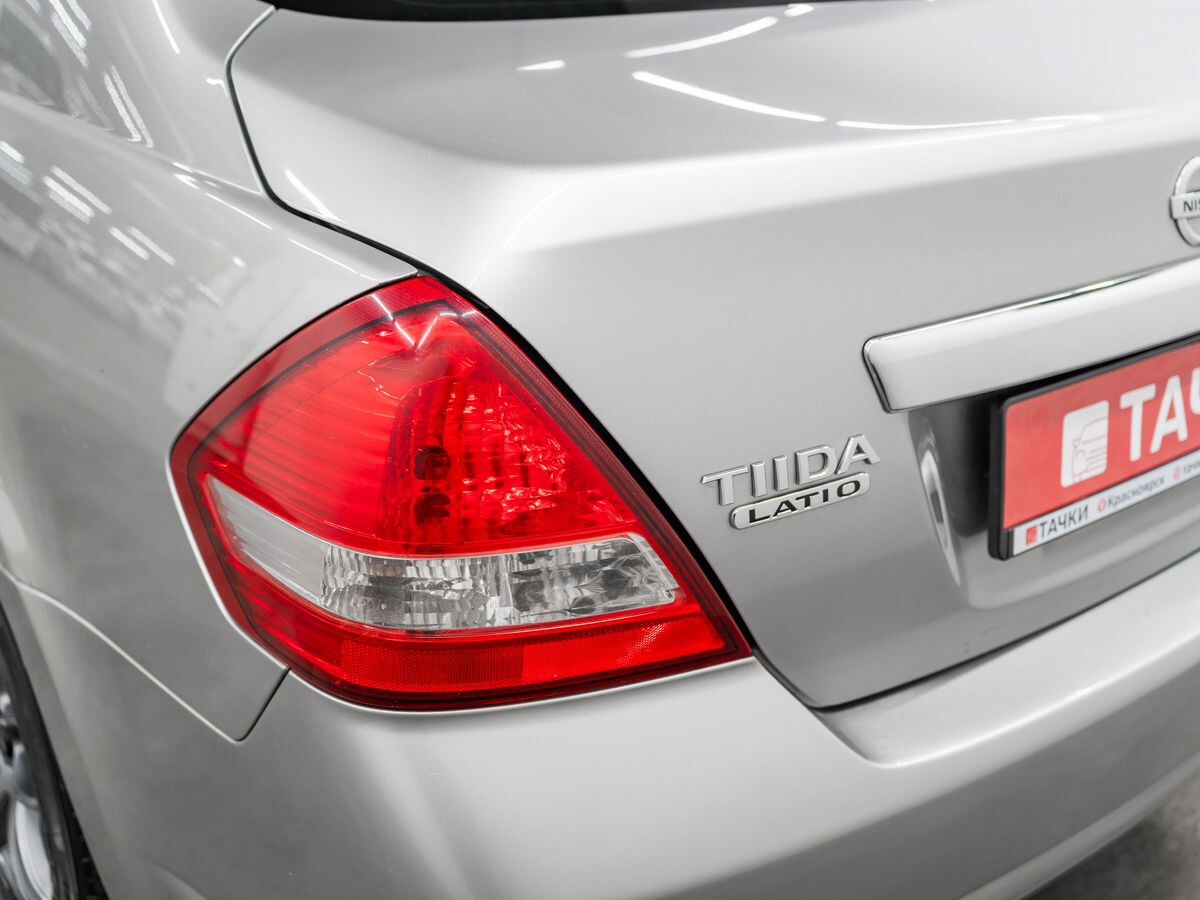 Nissan Tiida Latio 2006 - фото автомобиля