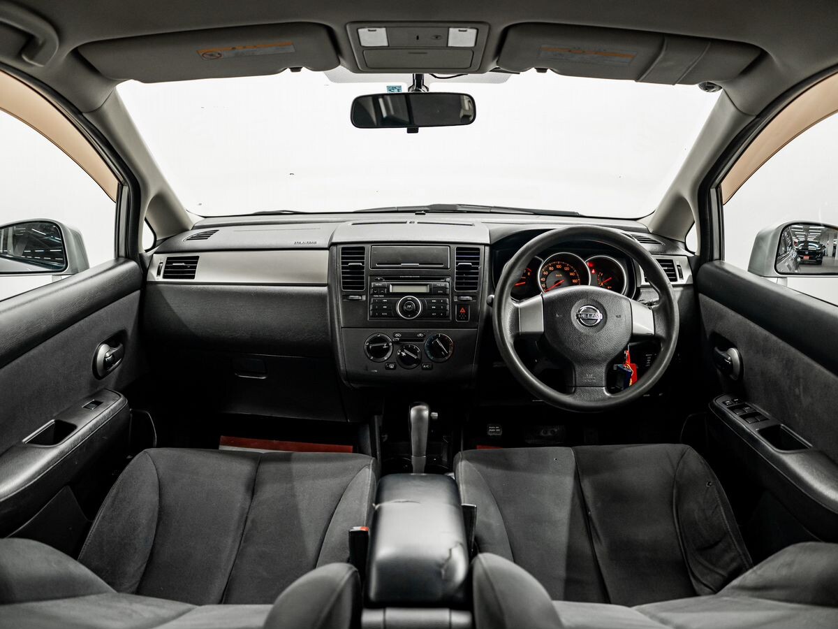 Nissan Tiida Latio 2006 - фото автомобиля