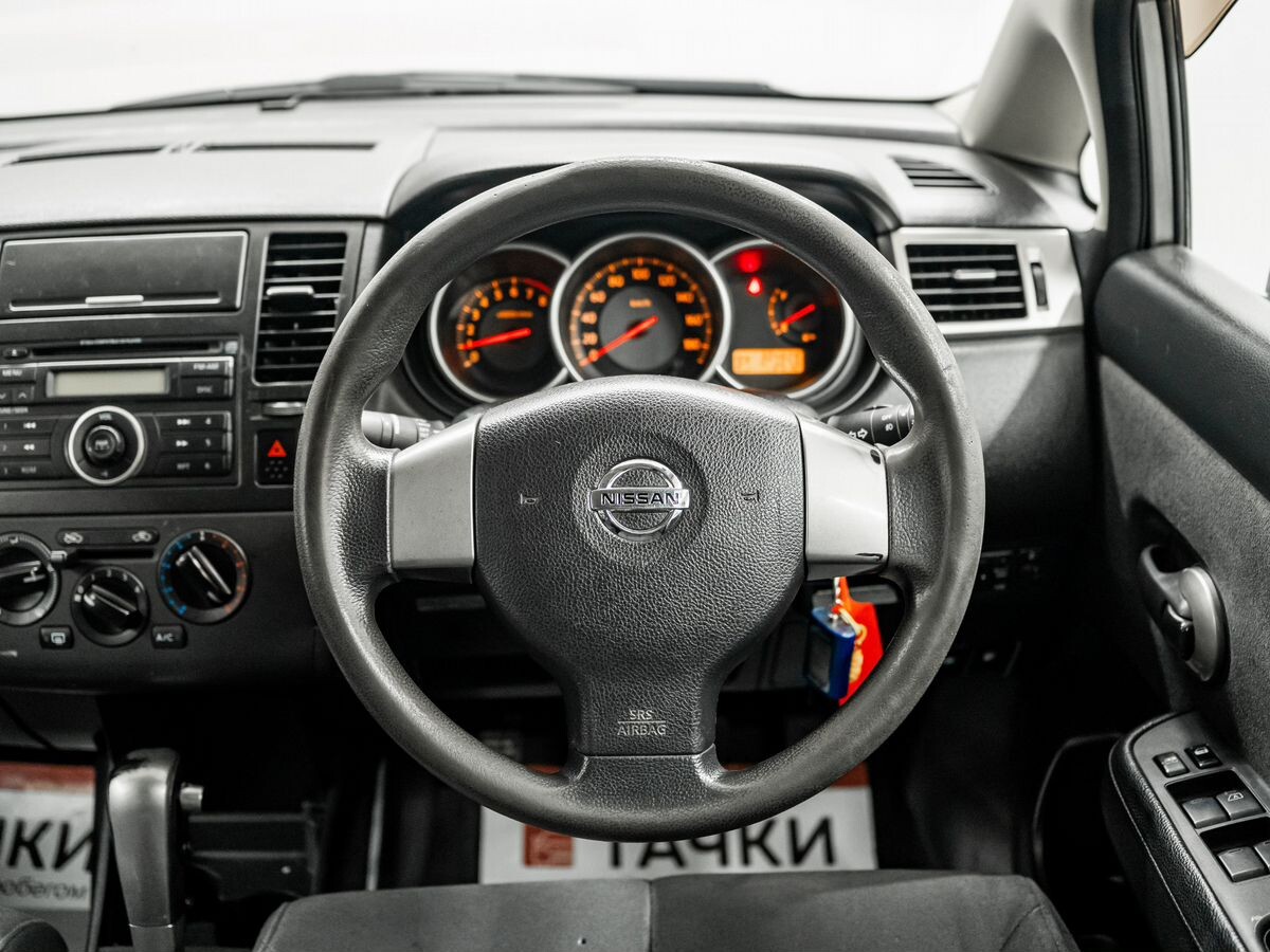 Nissan Tiida Latio 2006 - фото автомобиля
