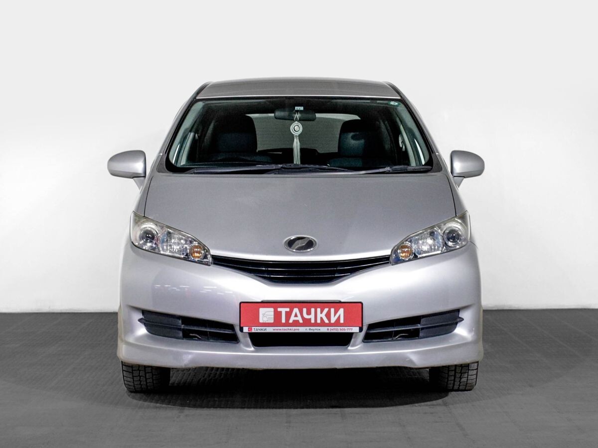 Toyota Wish 2011 - фото автомобиля