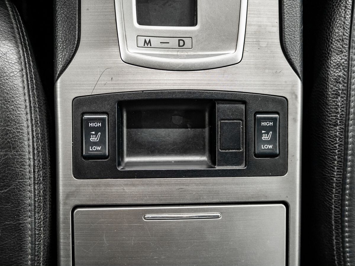 Subaru Outback 2010 - фото автомобиля
