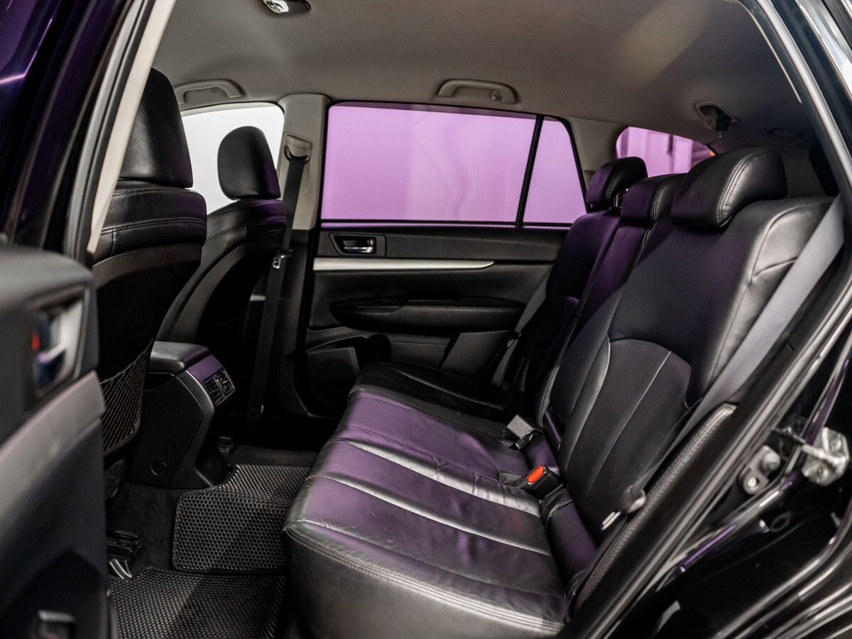 Subaru Outback 2010 - фото автомобиля
