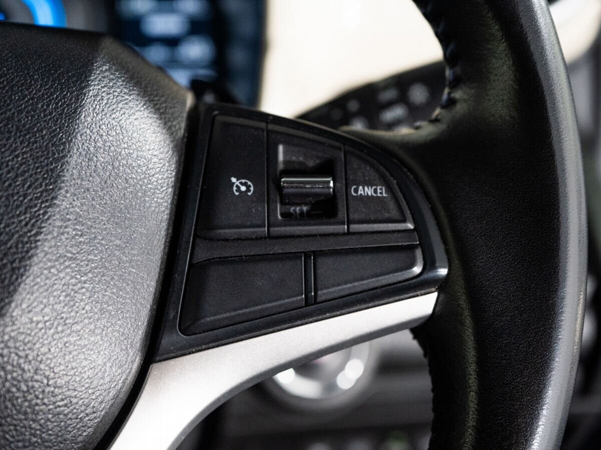 Suzuki Xbee 2020 - фото автомобиля