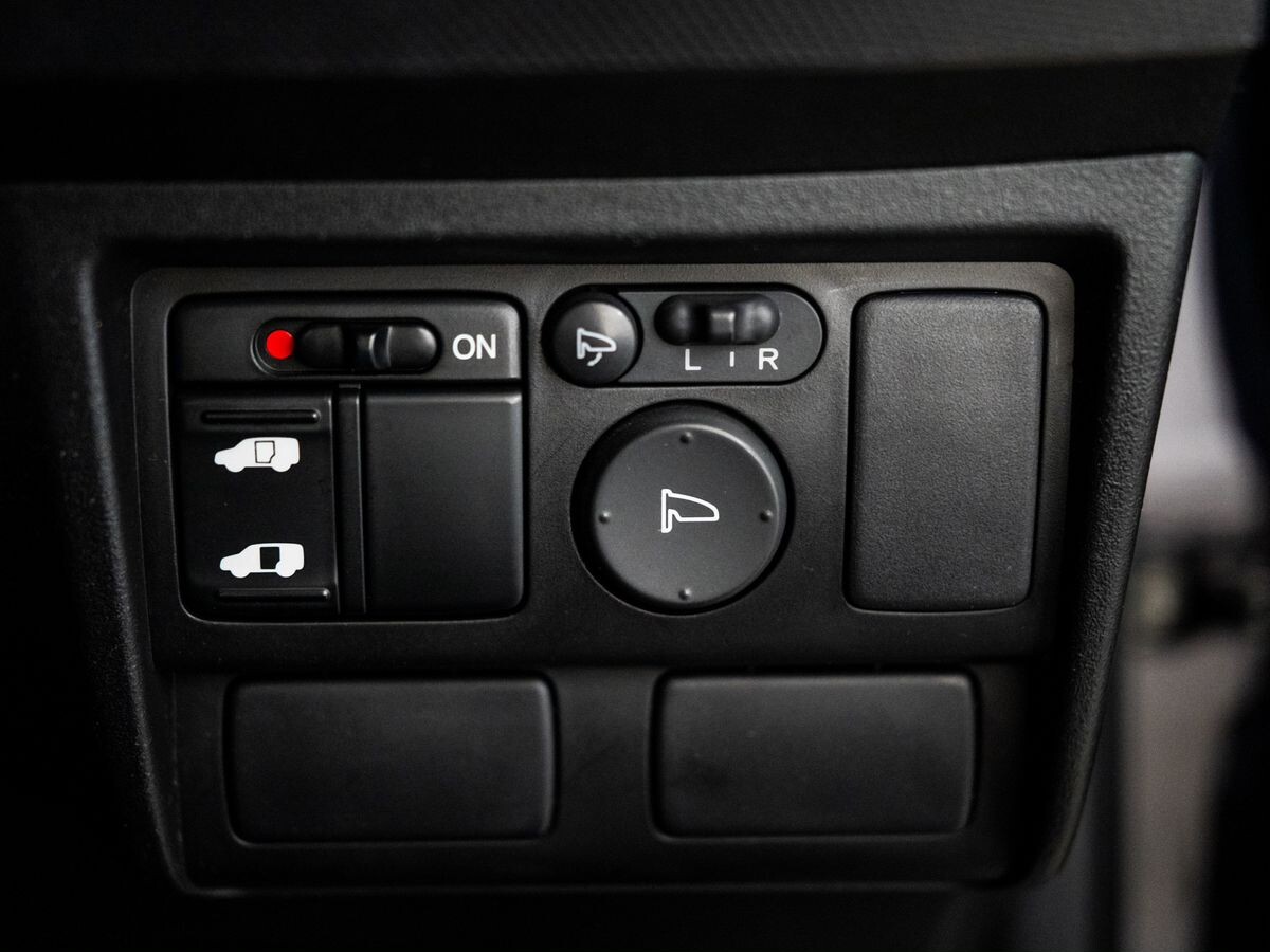 Honda Freed 2010 - фото автомобиля