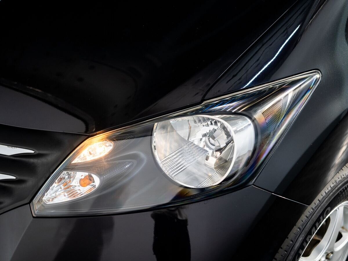 Honda Freed 2010 - фото автомобиля