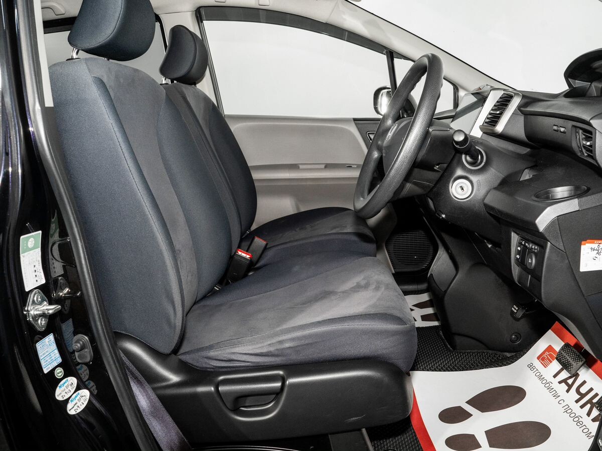 Honda Freed 2010 - фото автомобиля