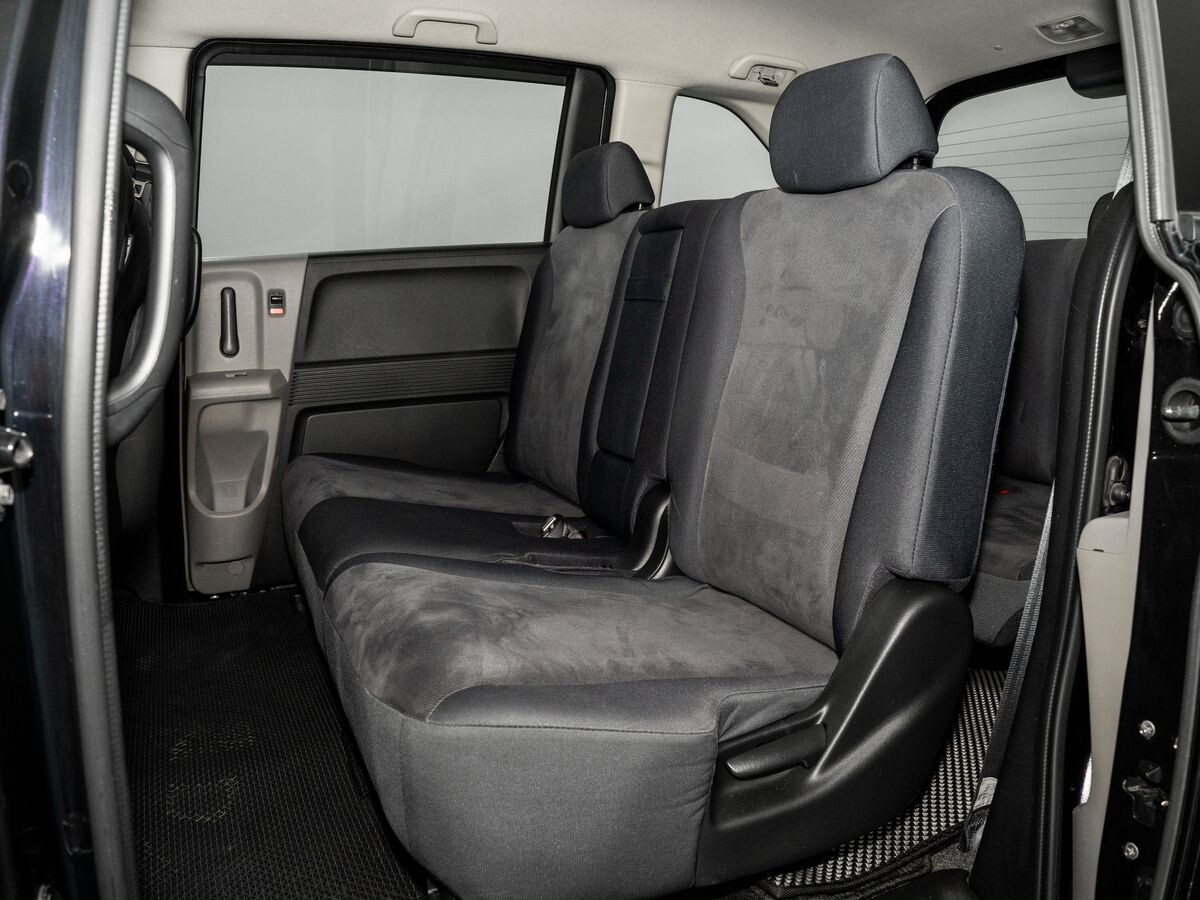 Honda Freed 2010 - фото автомобиля