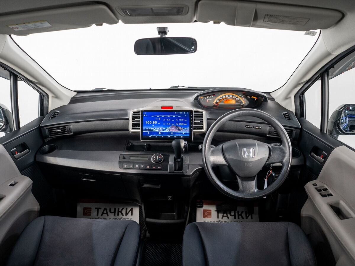 Honda Freed 2010 - фото автомобиля