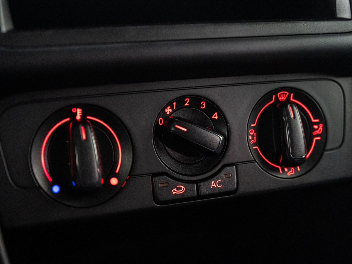 Volkswagen Polo 2014 - фото автомобиля
