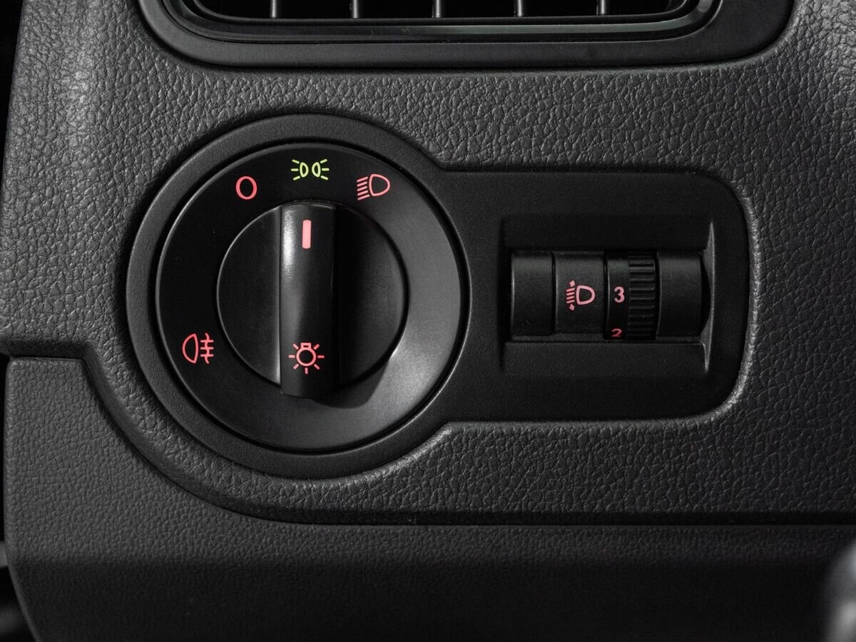 Volkswagen Polo 2014 - фото автомобиля