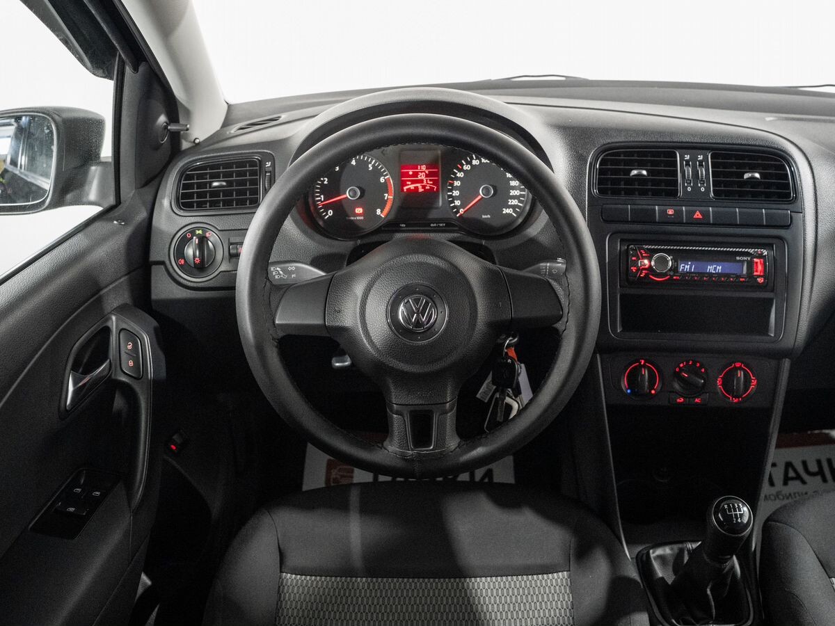 Volkswagen Polo 2014 - фото автомобиля