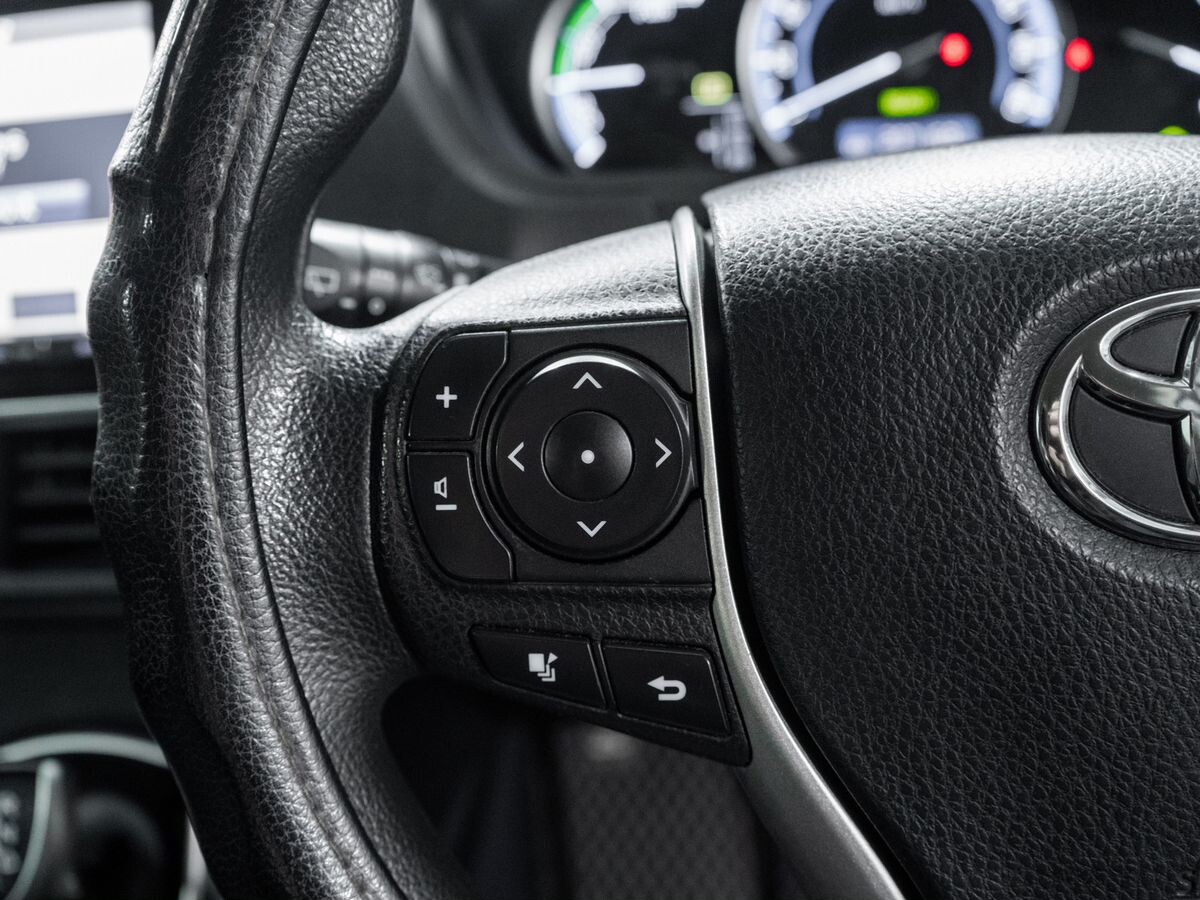 Toyota Noah 2015 - фото автомобиля