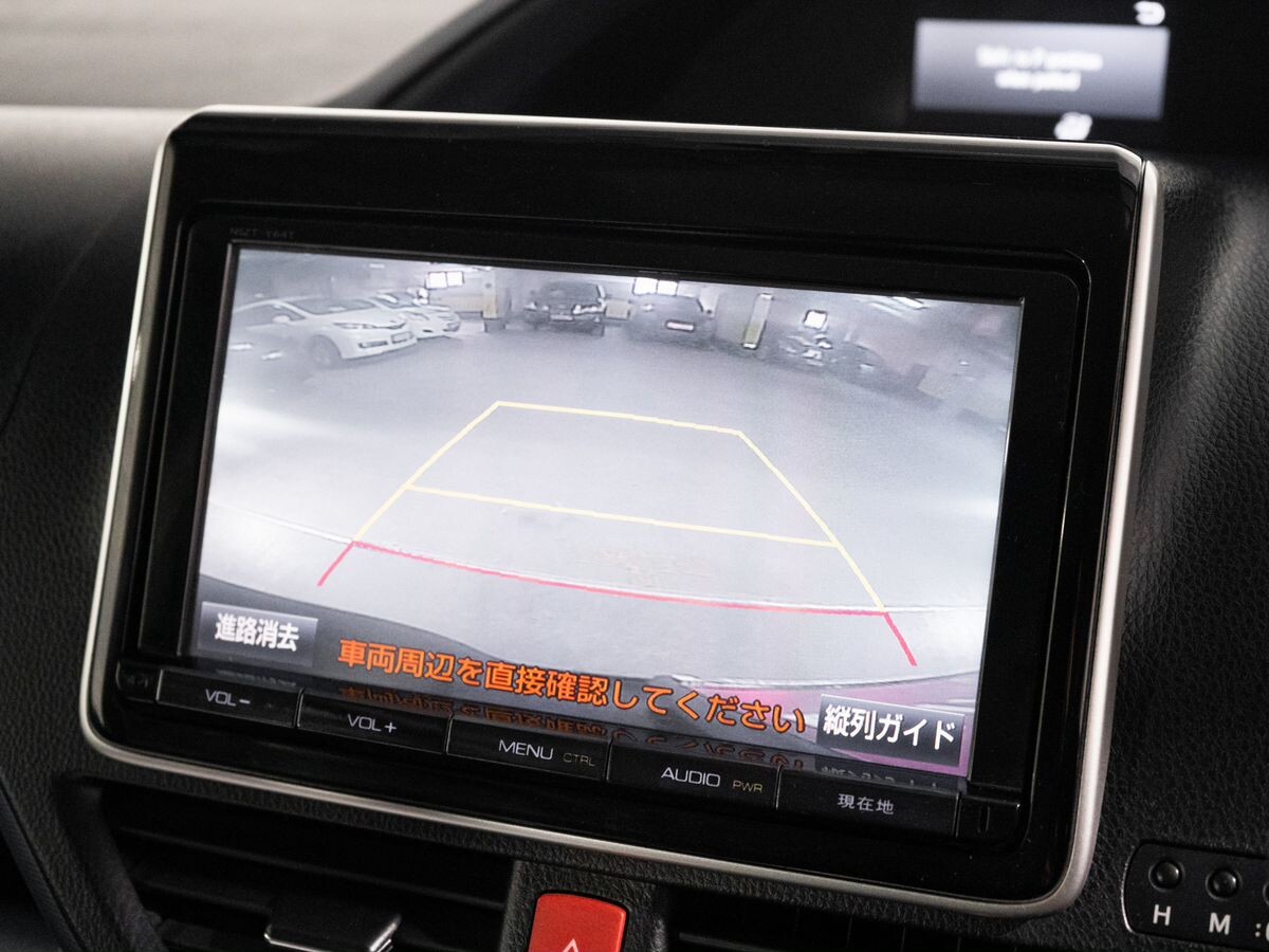 Toyota Noah 2015 - фото автомобиля
